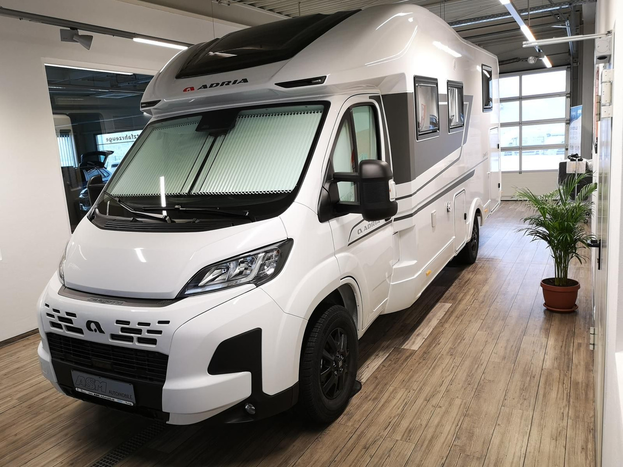 Adria Coral ALL-IN 650 DL*SOLAR*MARKISE*NAVI*SOFORT* - Halvintegrerad husbil: bild 2 Adria Coral ALL-IN 650 DL*SOLAR*MARKISE*NAVI*SOFORT* - Halvintegrerad husbil: bild 2