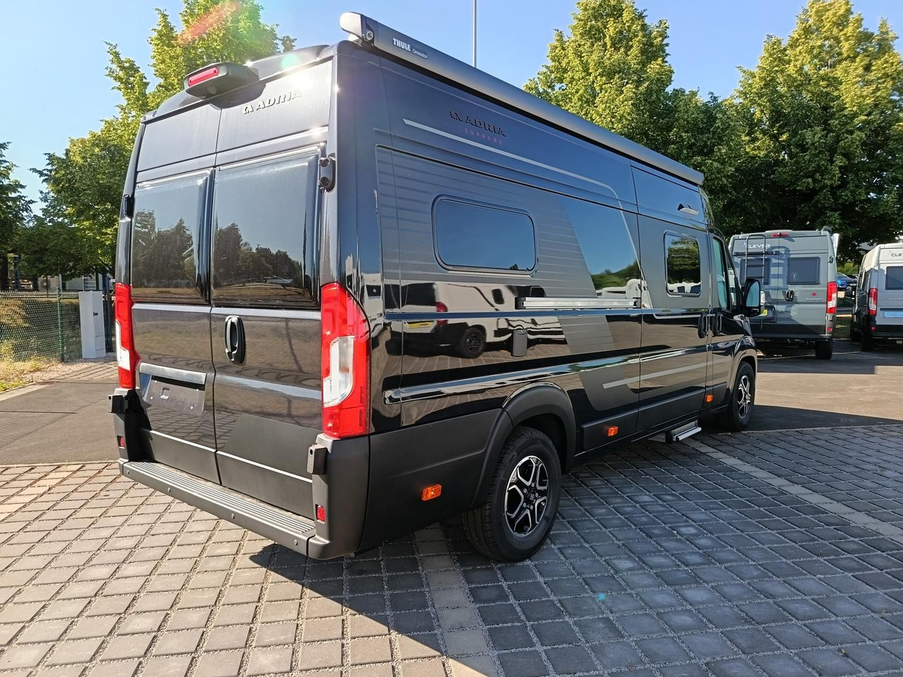 Adria Twin Edition 640 SGX Maxi 132kW*138L KÜHLSCHRANK - Campingbil: bild 5 Adria Twin Edition 640 SGX Maxi 132kW*138L KÜHLSCHRANK - Campingbil: bild 5