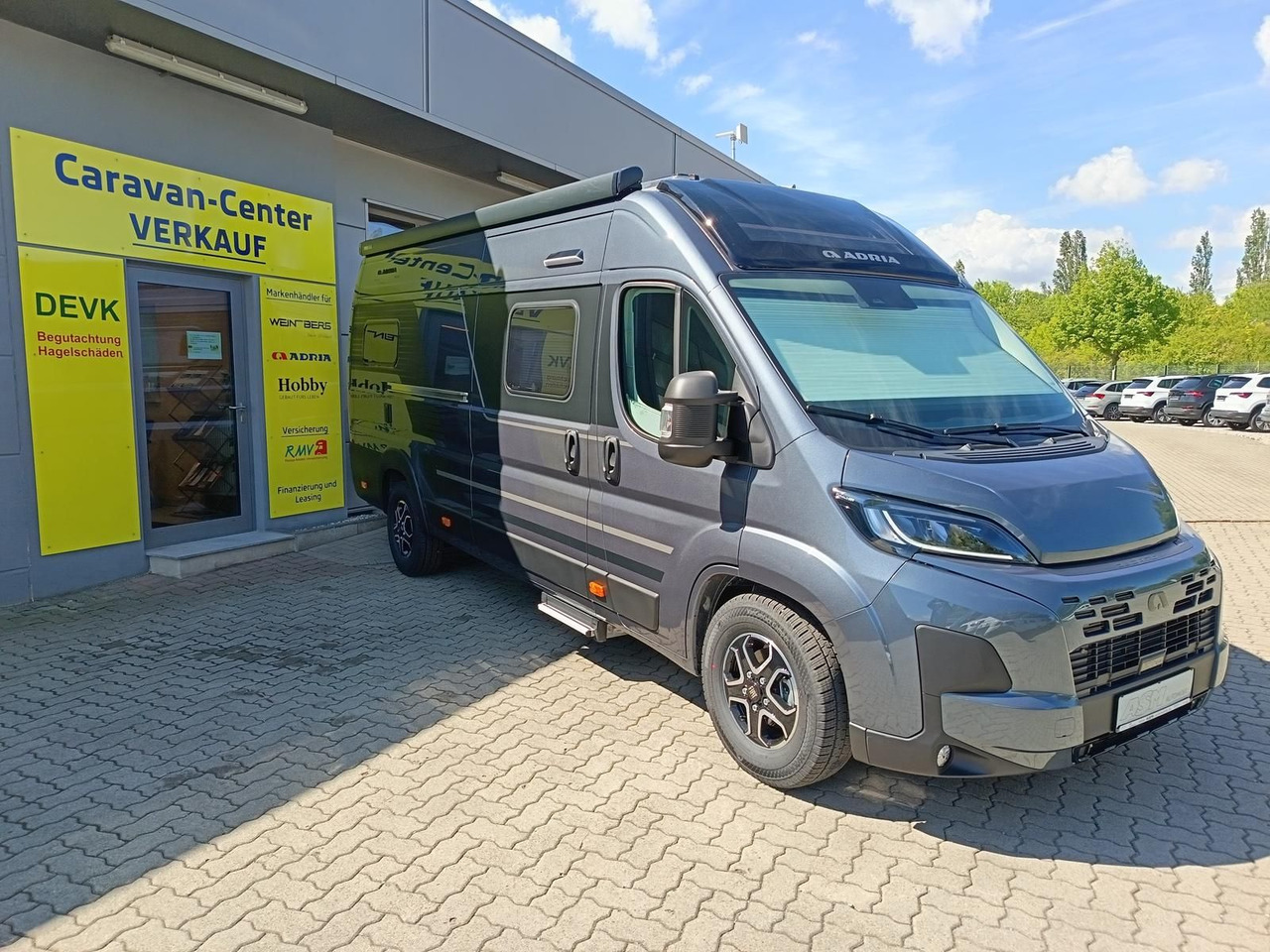 Adria Twin Edition 640 SGX Maxi 132kW*138L KÜHLSCHRANK - Campingbil: bild 2 Adria Twin Edition 640 SGX Maxi 132kW*138L KÜHLSCHRANK - Campingbil: bild 2
