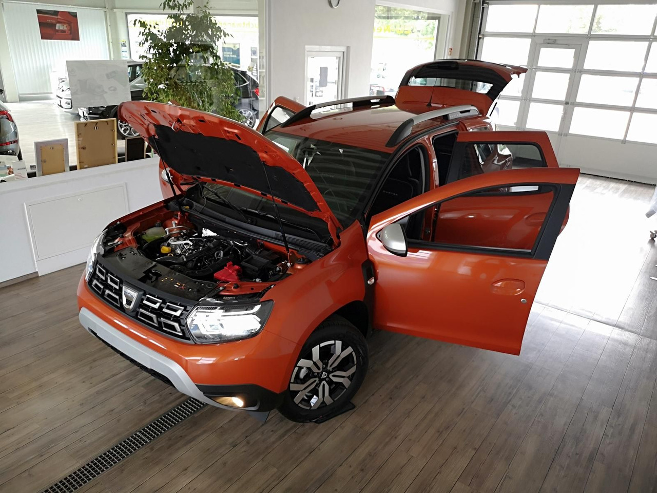 Dacia Duster Prestige Tce 130*KLIMA*SHZ*R-KAM*DAB*NAVI - SUV: bild 2 Dacia Duster Prestige Tce 130*KLIMA*SHZ*R-KAM*DAB*NAVI - SUV: bild 2
