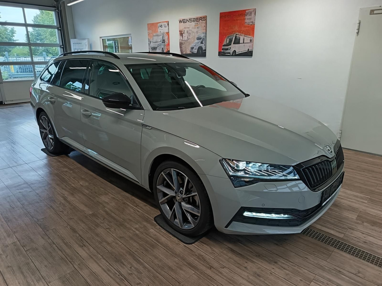 Skoda Superb Combi Sportline 2.0TSI DSG4x4*AHK*DCC*ACC - Personbil: bild 3 Skoda Superb Combi Sportline 2.0TSI DSG4x4*AHK*DCC*ACC - Personbil: bild 3