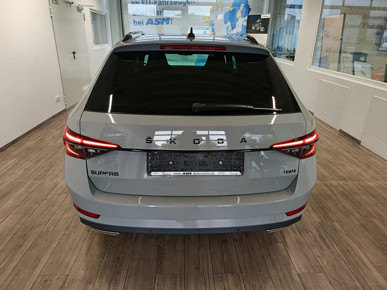 Skoda Superb Combi Sportline 2.0TSI DSG4x4*AHK*DCC*ACC - Personbil: bild 5 Skoda Superb Combi Sportline 2.0TSI DSG4x4*AHK*DCC*ACC - Personbil: bild 5