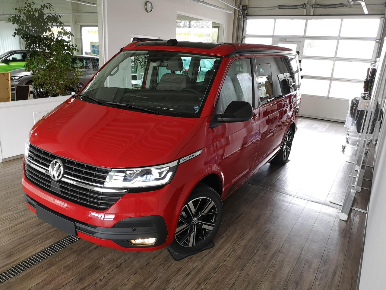 Volkswagen T6.1 California Coast DSG*SONDERZINSAKTION 3,99% - Persontransport: bild 4 Volkswagen T6.1 California Coast DSG*SONDERZINSAKTION 3,99% - Persontransport: bild 4