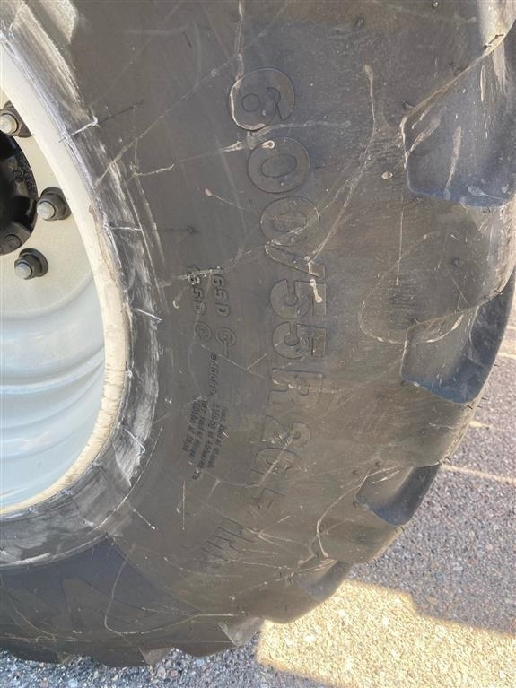 Vredestein 600/55 R26.5 - Däck för Lantbruksmaskiner: bild 2 Vredestein 600/55 R26.5 - Däck för Lantbruksmaskiner: bild 2