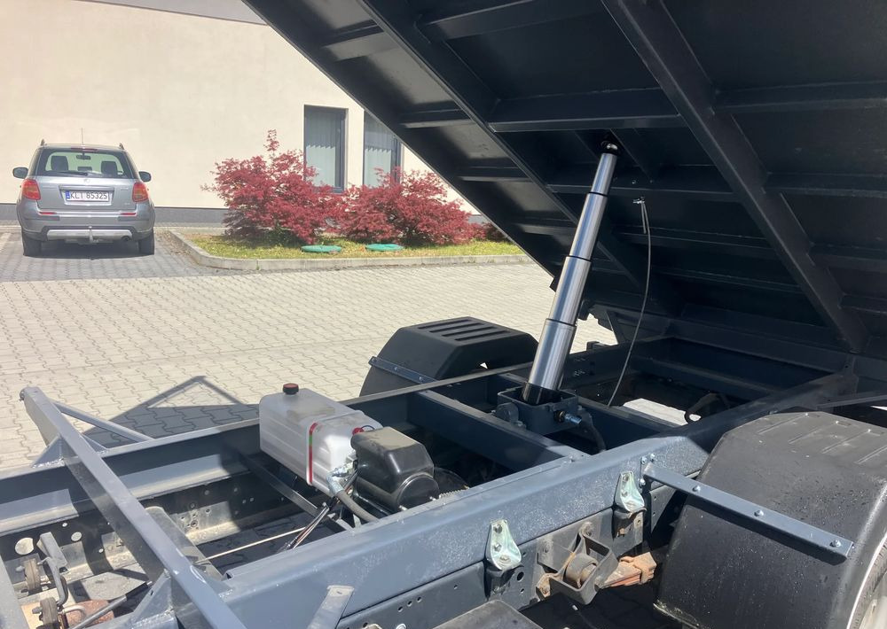 Iveco Iveco daily 35C13 wywrotka solidny kiper - Transportbil med tippflak: bild 2 Iveco Iveco daily 35C13 wywrotka solidny kiper - Transportbil med tippflak: bild 2