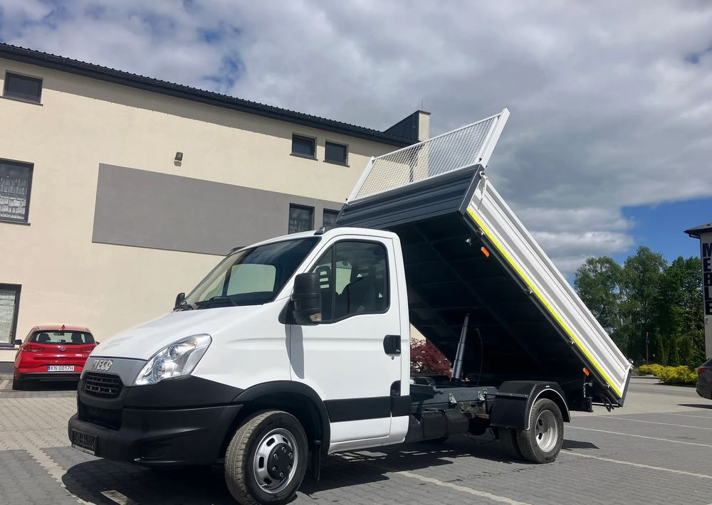 Iveco Iveco daily 35C13 wywrotka solidny kiper - Transportbil med tippflak: bild 1 Iveco Iveco daily 35C13 wywrotka solidny kiper - Transportbil med tippflak: bild 1