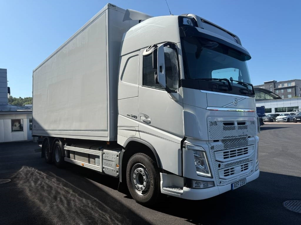 Volvo FH 540 6x2 - Lastbil med skåp: bild 1 Volvo FH 540 6x2 - Lastbil med skåp: bild 1