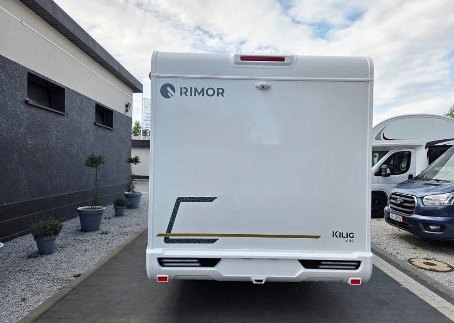 RIMOR Rimor KILIG 695 NEW Retrofitted 5-Passenger Winterized Camera Navigation - Campingbil: bild 4 RIMOR Rimor KILIG 695 NEW Retrofitted 5-Passenger Winterized Camera Navigation - Campingbil: bild 4