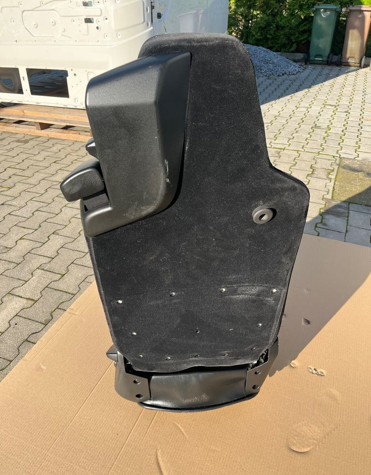 Fotel kierowcy MAN TG3 TGX nowy model siedzenie lewe - Hytt och interiör för Lastbil: bild 5 Fotel kierowcy MAN TG3 TGX nowy model siedzenie lewe - Hytt och interiör för Lastbil: bild 5