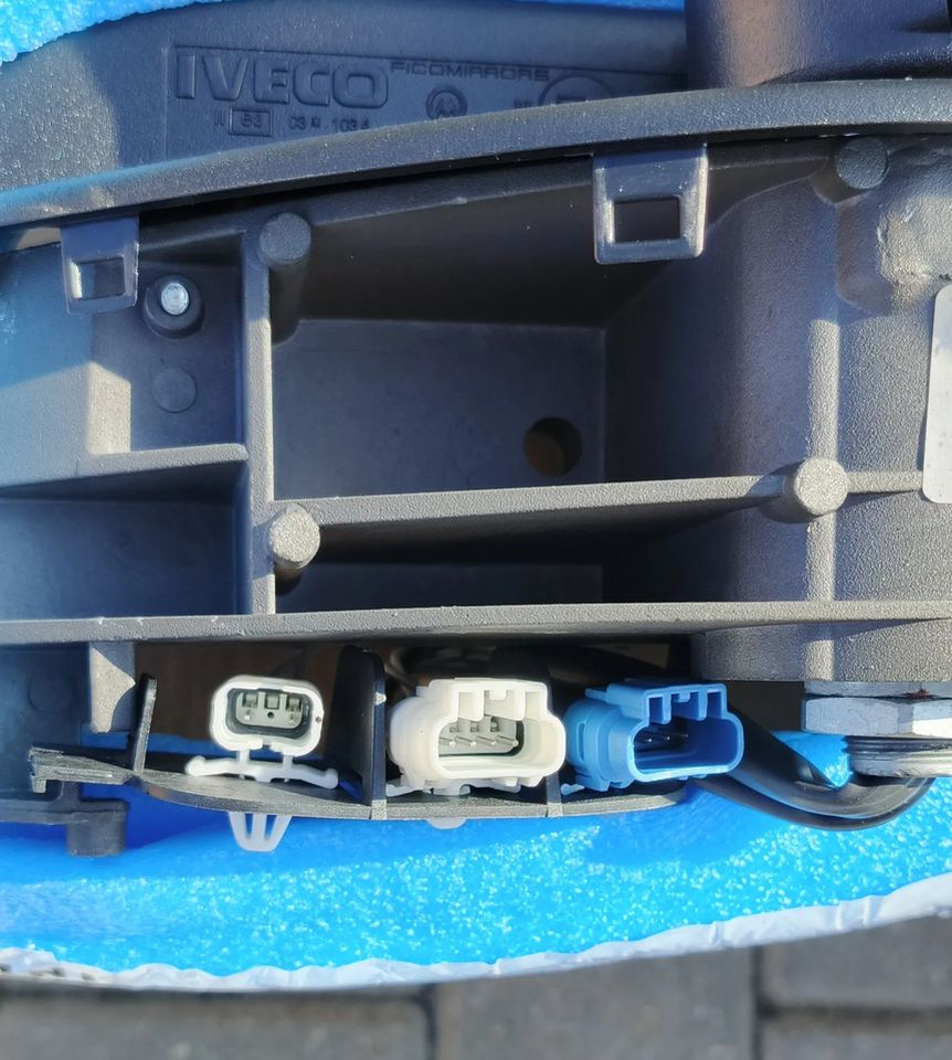 IVECO STRALIS LUSTERKO LEWE NOWE 5801765195 - Karosseri och exteriör för Lastbil: bild 2 IVECO STRALIS LUSTERKO LEWE NOWE 5801765195 - Karosseri och exteriör för Lastbil: bild 2