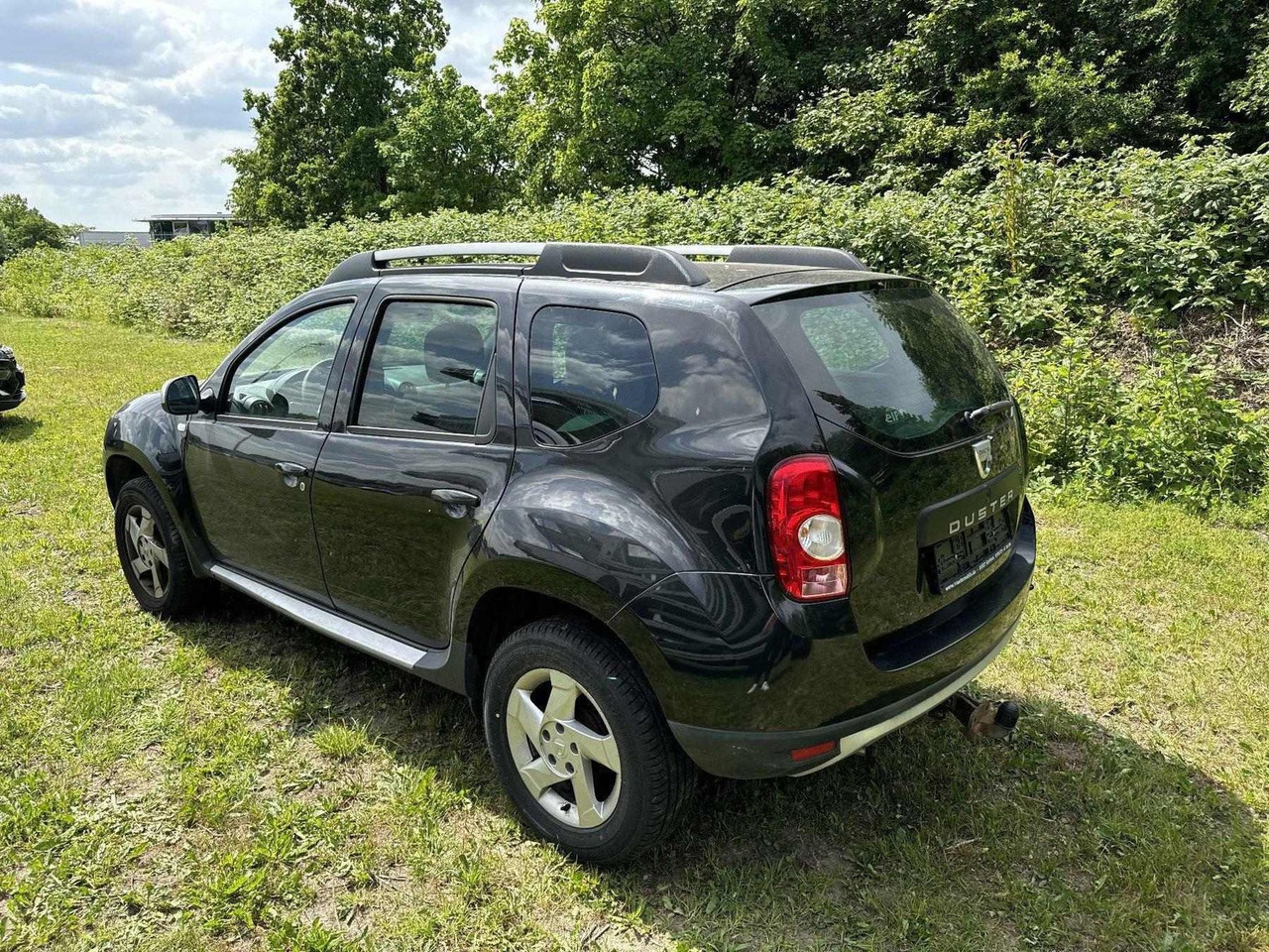 Dacia Duster 1.6 LAUREATE +ZAHNRIEMEN GERISSEN+ - SUV: bild 3 Dacia Duster 1.6 LAUREATE +ZAHNRIEMEN GERISSEN+ - SUV: bild 3