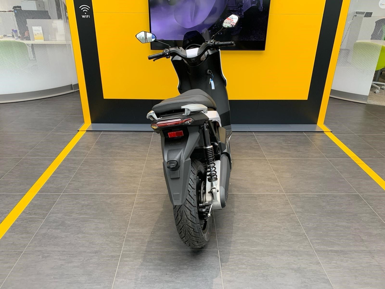 Silence S01 L3e Connected 95km/h (5,6 kWh) ELEKTROROLLER - Motorcykel: bild 5 Silence S01 L3e Connected 95km/h (5,6 kWh) ELEKTROROLLER - Motorcykel: bild 5