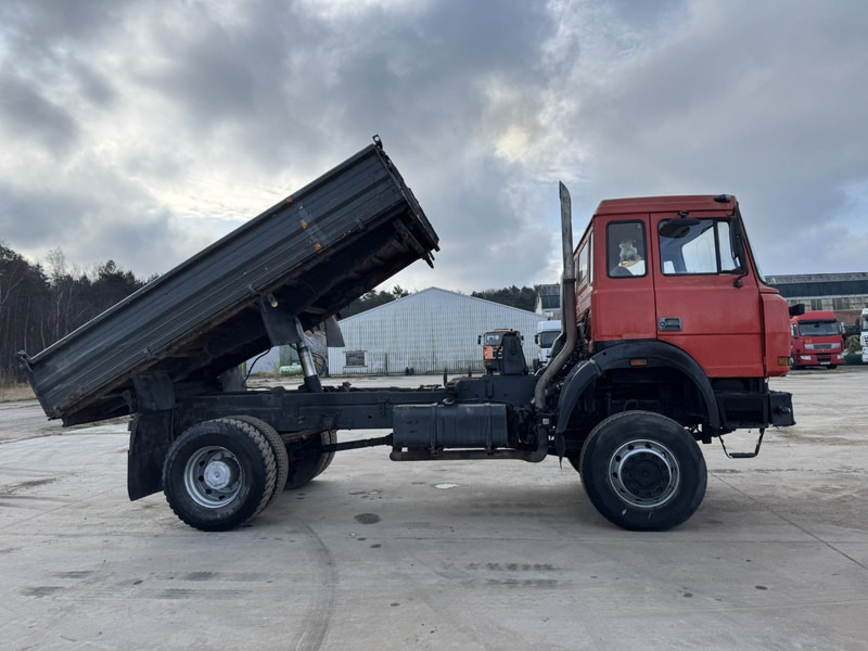 Iveco Magirus 180-23 (GRAND PONT / 4X4 / LAMES / POMPE MANUELLE) - Tippbil lastbil: bild 4 Iveco Magirus 180-23 (GRAND PONT / 4X4 / LAMES / POMPE MANUELLE) - Tippbil lastbil: bild 4