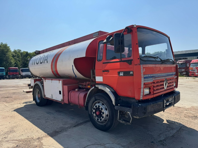 Renault M 210 Midliner (10500 L / 2 X COMPARTIMENTS / LAMES / GRAND PONT / POMPE MANUELLE) - Tankbil: bild 3 Renault M 210 Midliner (10500 L / 2 X COMPARTIMENTS / LAMES / GRAND PONT / POMPE MANUELLE) - Tankbil: bild 3