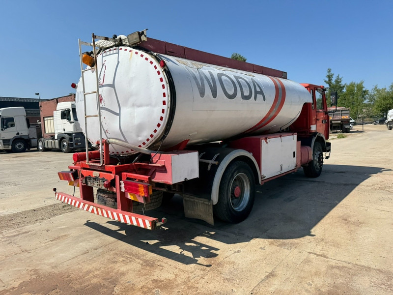 Renault M 210 Midliner (10500 L / 2 X COMPARTIMENTS / LAMES / GRAND PONT / POMPE MANUELLE) - Tankbil: bild 5 Renault M 210 Midliner (10500 L / 2 X COMPARTIMENTS / LAMES / GRAND PONT / POMPE MANUELLE) - Tankbil: bild 5