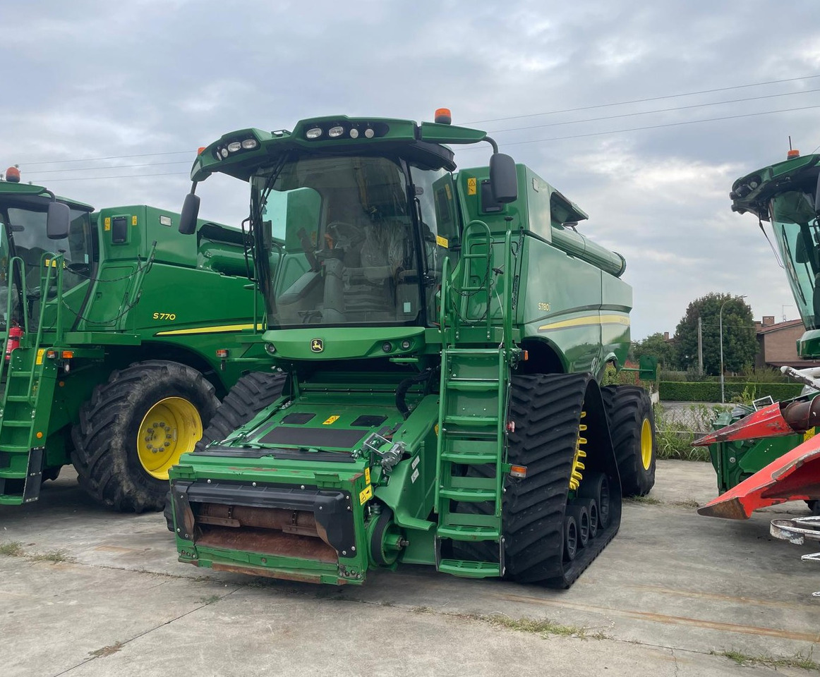 JOHN DEERE MIETITREBBIA S 780 - Skördetröska: bild 1 JOHN DEERE MIETITREBBIA S 780 - Skördetröska: bild 1