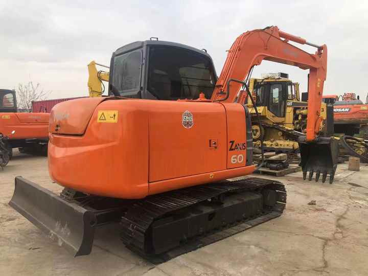 Cheap Price Hitachi ZX60 Used Excavator for Sale Used 6 Tons Hitachi Mini Excavator with Good Performance - Grävmaskin: bild 4 Cheap Price Hitachi ZX60 Used Excavator for Sale Used 6 Tons Hitachi Mini Excavator with Good Performance - Grävmaskin: bild 4