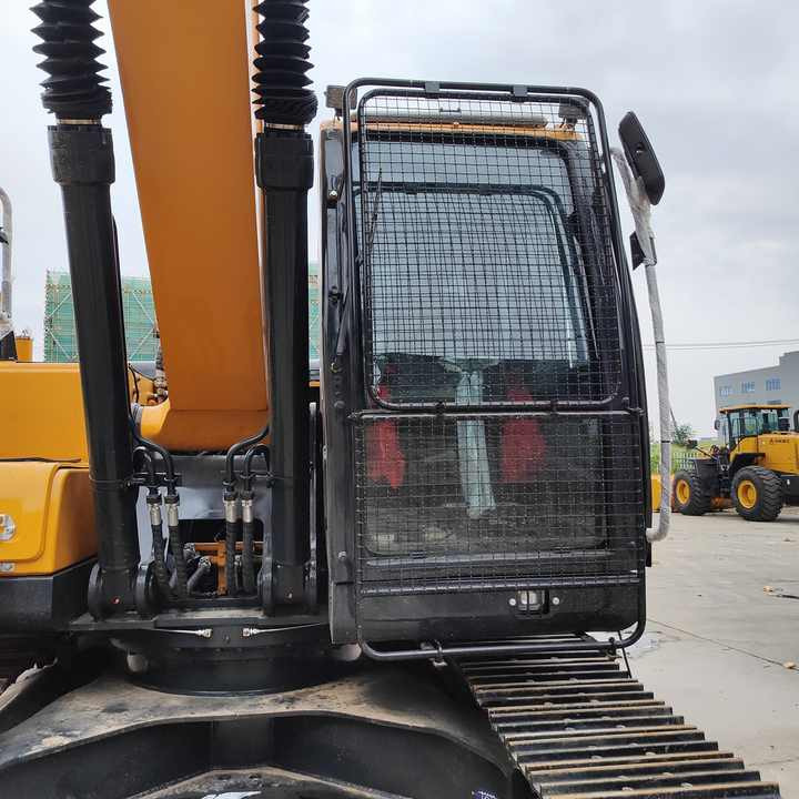 Hyundai Digger 220lc-9s Second Hand Korea Made High Performance Machine Hyundai Excavator for Sale - Bandgrävare: bild 3 Hyundai Digger 220lc-9s Second Hand Korea Made High Performance Machine Hyundai Excavator for Sale - Bandgrävare: bild 3