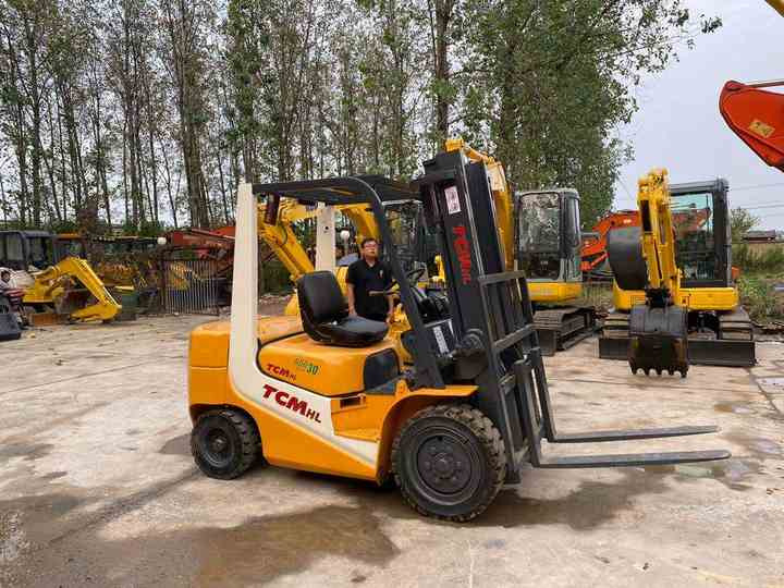 Japanese Forklifts Telehandler Used TCM Forklift Diesel Forklift 3Ton Pallet Truck - Motviktstruck: bild 4 Japanese Forklifts Telehandler Used TCM Forklift Diesel Forklift 3Ton Pallet Truck - Motviktstruck: bild 4