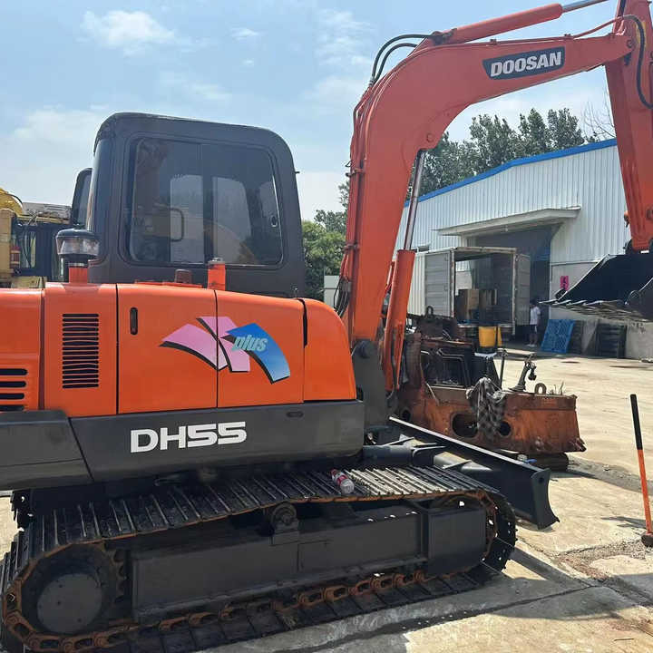 Low Shipping Used Excavator Doosan DH55 Good Condition with Low Hours - Grävmaskin: bild 1 Low Shipping Used Excavator Doosan DH55 Good Condition with Low Hours - Grävmaskin: bild 1