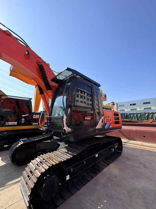 Second Hand Japan Brand Hitachi Zx200 Excavator for Sale Original Hitachi 20tons Medium Excavator in Stock - Grävmaskin: bild 4 Second Hand Japan Brand Hitachi Zx200 Excavator for Sale Original Hitachi 20tons Medium Excavator in Stock - Grävmaskin: bild 4