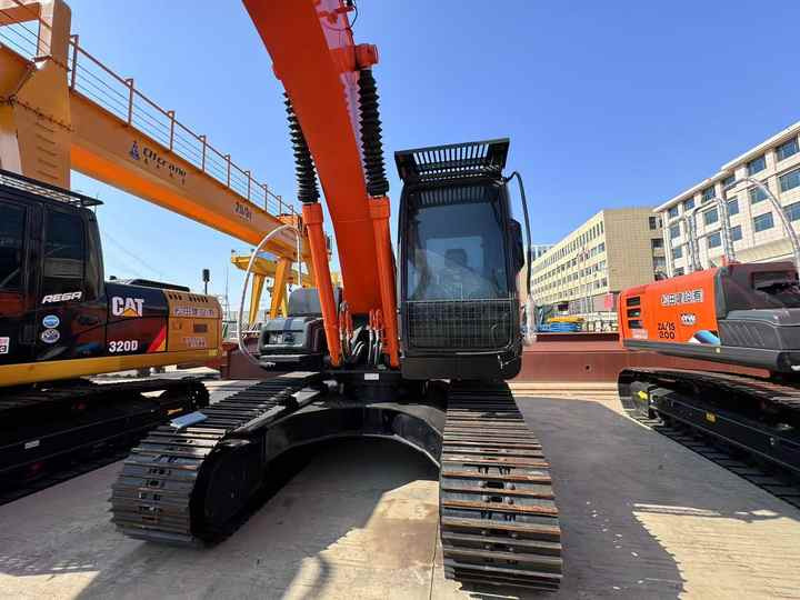 Second Hand Japan Brand Hitachi Zx200 Excavator for Sale Original Hitachi 20tons Medium Excavator in Stock - Grävmaskin: bild 3 Second Hand Japan Brand Hitachi Zx200 Excavator for Sale Original Hitachi 20tons Medium Excavator in Stock - Grävmaskin: bild 3