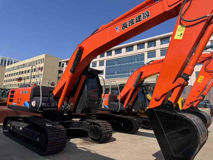 Second Hand Japan Brand Hitachi Zx200 Excavator for Sale Original Hitachi 20tons Medium Excavator in Stock - Grävmaskin: bild 2 Second Hand Japan Brand Hitachi Zx200 Excavator for Sale Original Hitachi 20tons Medium Excavator in Stock - Grävmaskin: bild 2