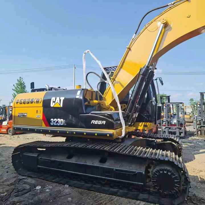 Used Digger CAT 323DL Construction Machinery Construction Digger Used CAT 323DL Cheap Excavator - Bandgrävare: bild 3 Used Digger CAT 323DL Construction Machinery Construction Digger Used CAT 323DL Cheap Excavator - Bandgrävare: bild 3