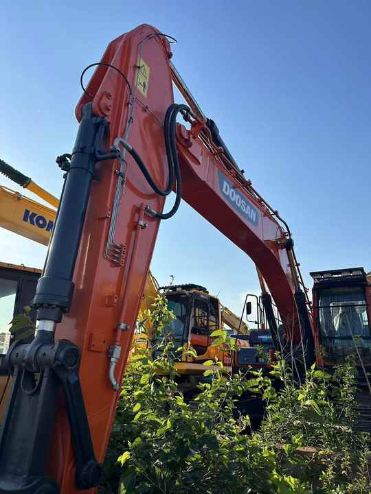 Used Digger DOOSAN DX300 Construction Machinery Construction Digger Used DOOSAN DX300 Cheap Excavator - Bandgrävare: bild 5 Used Digger DOOSAN DX300 Construction Machinery Construction Digger Used DOOSAN DX300 Cheap Excavator - Bandgrävare: bild 5