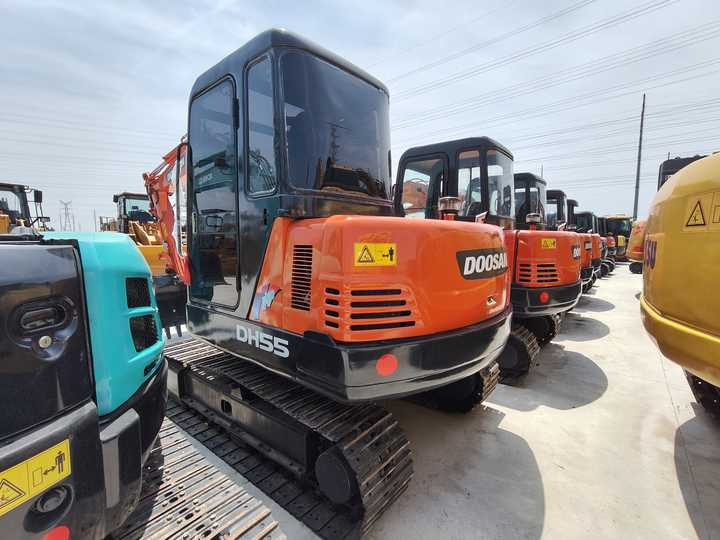 Used Digger Doosan Dh55 Construction Machinery Construction Digger Used Doosan Dh55 Cheap Excavator - Bandgrävare: bild 2 Used Digger Doosan Dh55 Construction Machinery Construction Digger Used Doosan Dh55 Cheap Excavator - Bandgrävare: bild 2