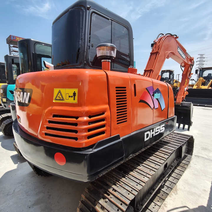 Used Digger Doosan Dh55 Construction Machinery Construction Digger Used Doosan Dh55 Cheap Excavator - Bandgrävare: bild 1 Used Digger Doosan Dh55 Construction Machinery Construction Digger Used Doosan Dh55 Cheap Excavator - Bandgrävare: bild 1