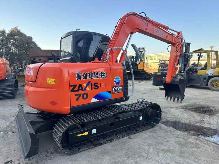 Used Excavator Good Quality Low Price Hitachi ZX70 Excavator in Good Condition for Sale - Bandgrävare: bild 3 Used Excavator Good Quality Low Price Hitachi ZX70 Excavator in Good Condition for Sale - Bandgrävare: bild 3