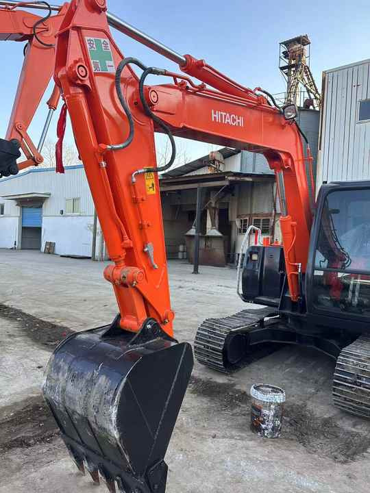 Used Excavator Good Quality Low Price Hitachi ZX70 Excavator in Good Condition for Sale - Bandgrävare: bild 4 Used Excavator Good Quality Low Price Hitachi ZX70 Excavator in Good Condition for Sale - Bandgrävare: bild 4