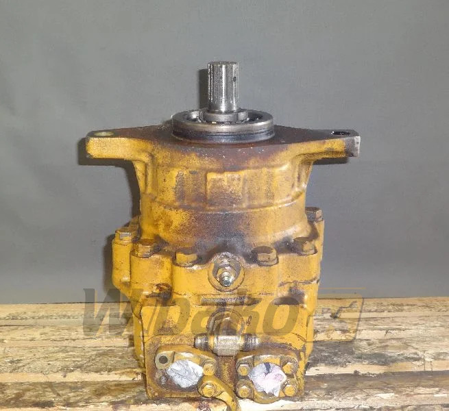 Komatsu PC210-3 - Hydraulmotor för Byggmaskiner: bild 1 Komatsu PC210-3 - Hydraulmotor för Byggmaskiner: bild 1
