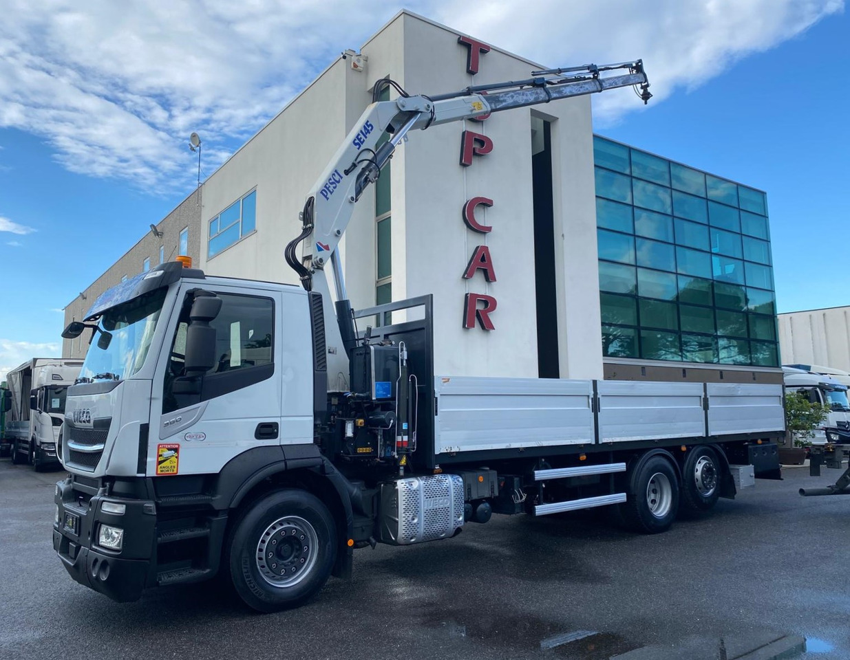 IVECO AD260S36 - Flakbil: bild 1 IVECO AD260S36 - Flakbil: bild 1