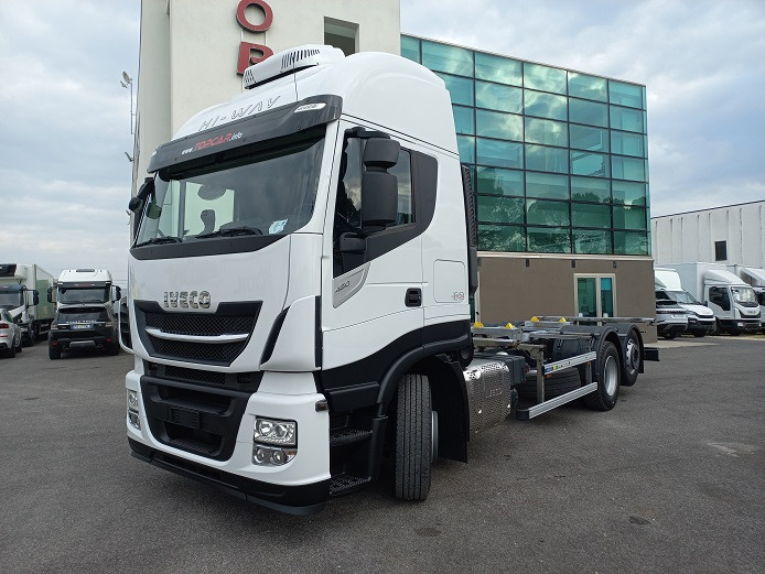 IVECO AS260S48 - Chassi lastbil: bild 2 IVECO AS260S48 - Chassi lastbil: bild 2