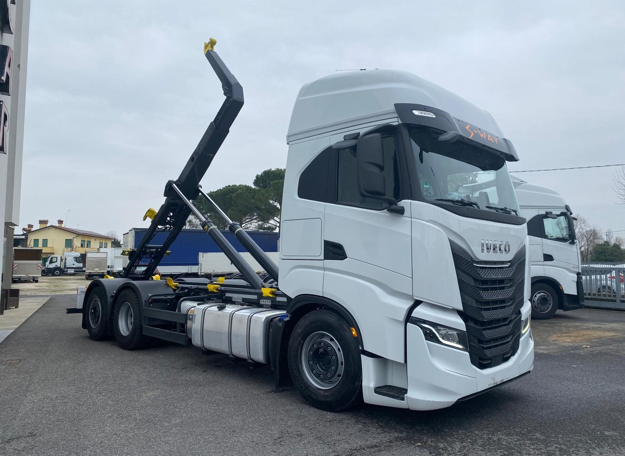IVECO S-WAY AS260S48 - Lastbil: bild 2 IVECO S-WAY AS260S48 - Lastbil: bild 2