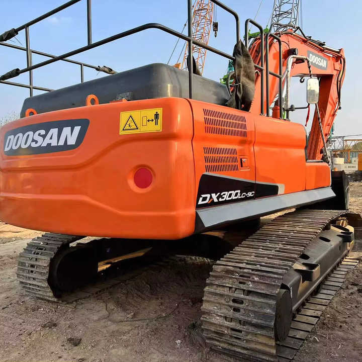 Doosan Construction Equipment Dx300 , Used Earth-moving Machine Doosan Excavator , Doosan Heavy Machines for Sale - Bandgrävare: bild 1 Doosan Construction Equipment Dx300 , Used Earth-moving Machine Doosan Excavator , Doosan Heavy Machines for Sale - Bandgrävare: bild 1
