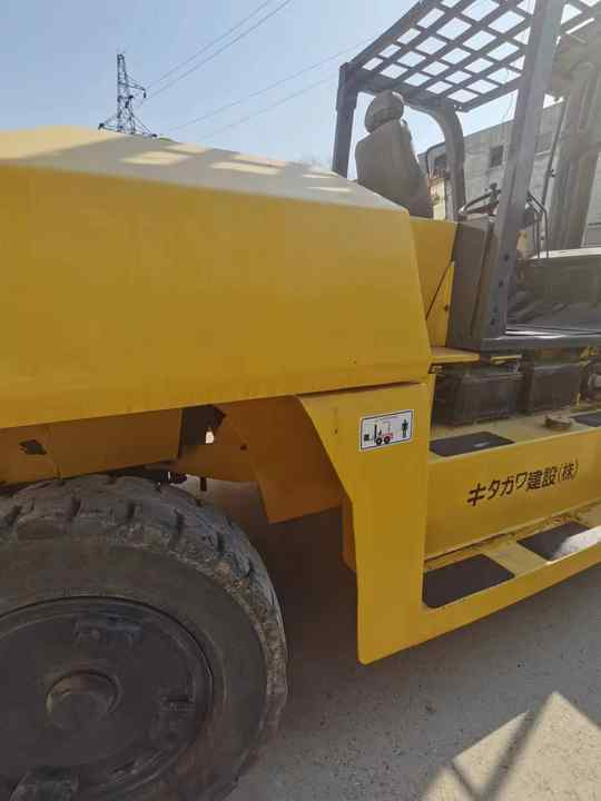 Used Original Japan Brand komatsu 15tons Forklift for Sale Low Working Hours Strong Power - Motviktstruck: bild 3 Used Original Japan Brand komatsu 15tons Forklift for Sale Low Working Hours Strong Power - Motviktstruck: bild 3
