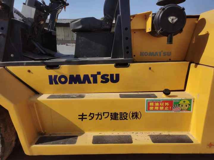 Used Original Japan Brand komatsu 15tons Forklift for Sale Low Working Hours Strong Power - Motviktstruck: bild 4 Used Original Japan Brand komatsu 15tons Forklift for Sale Low Working Hours Strong Power - Motviktstruck: bild 4