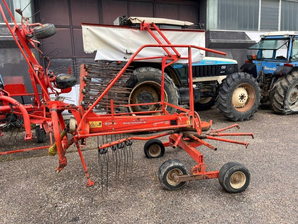 Kuhn GA 4121 G M - Hövändare: bild 1 Kuhn GA 4121 G M - Hövändare: bild 1