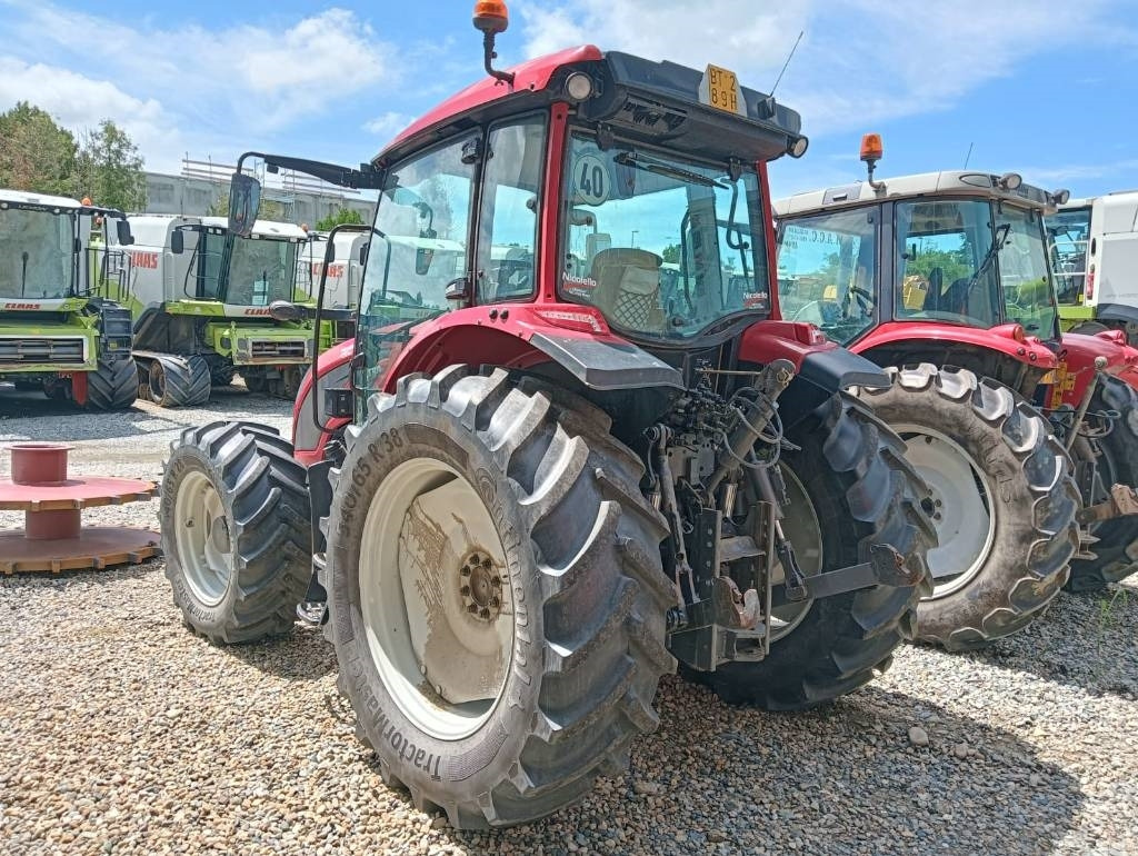 Valtra A 114 - Traktor: bild 4 Valtra A 114 - Traktor: bild 4