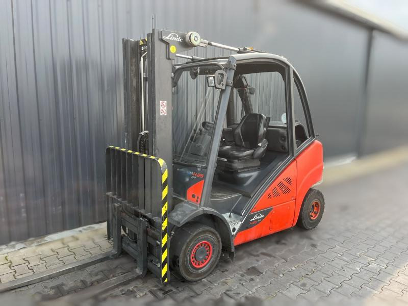 Fenwick H25T-02 - Gasoltruck: bild 1 Fenwick H25T-02 - Gasoltruck: bild 1
