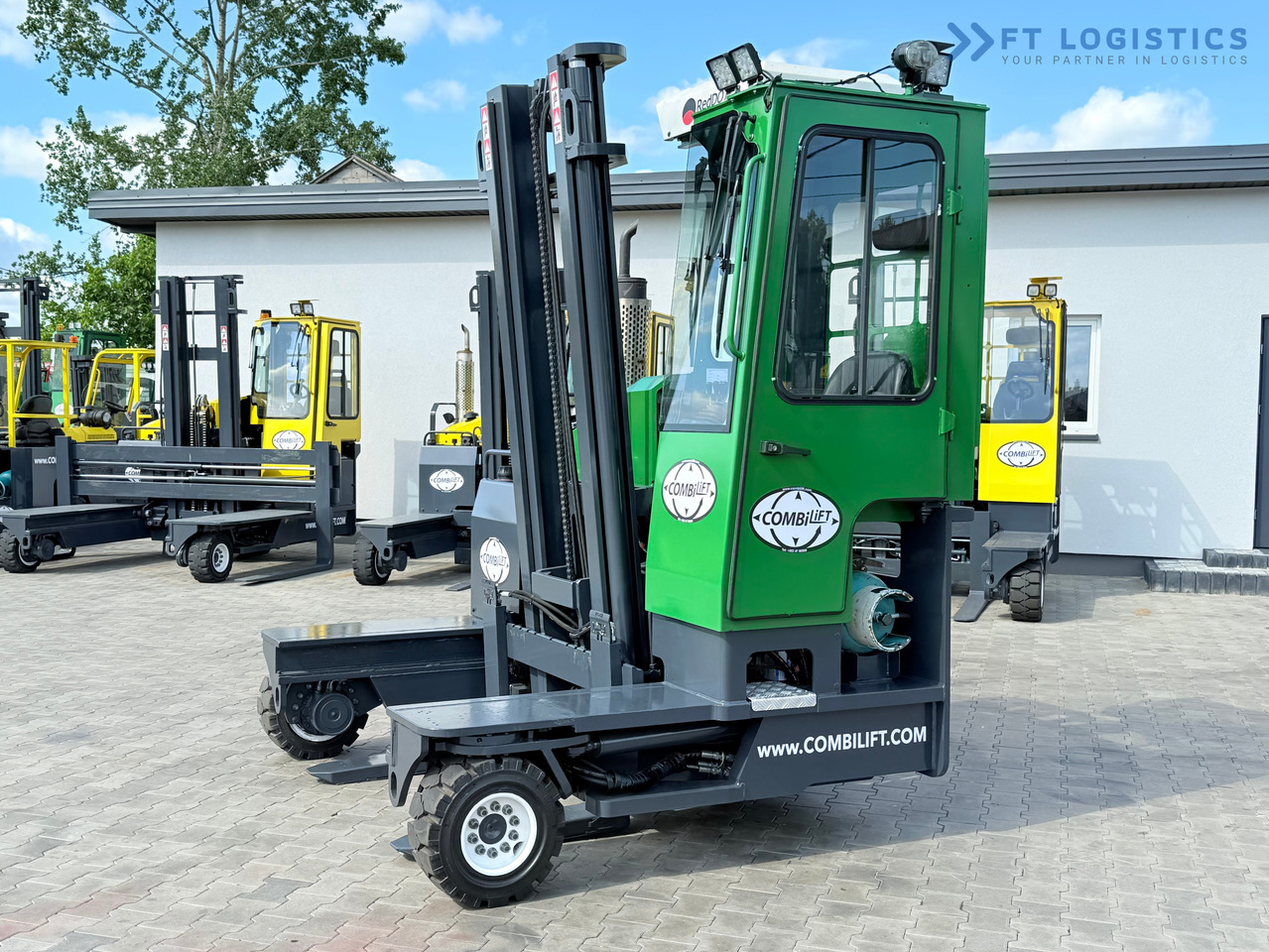 COMBILIFT C3500 / DUPLEX 4100MM / GAS / EXTENDABLE FORKS / CABIN / HEATING + AIR CONDITIONING / LIKE NEW - 4-vägstruck: bild 3 COMBILIFT C3500 / DUPLEX 4100MM / GAS / EXTENDABLE FORKS / CABIN / HEATING + AIR CONDITIONING / LIKE NEW - 4-vägstruck: bild 3