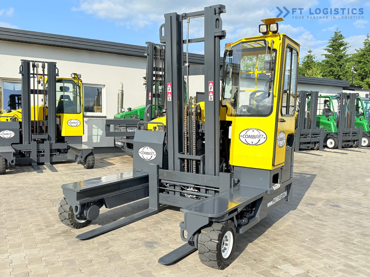 COMBILIFT C4000 / DIESEL / DUPLEX - 4100MM / FORK POSITIONER / ONLY 2951 MTH / LIKE NEW - 4-vägstruck: bild 2 COMBILIFT C4000 / DIESEL / DUPLEX - 4100MM / FORK POSITIONER / ONLY 2951 MTH / LIKE NEW - 4-vägstruck: bild 2
