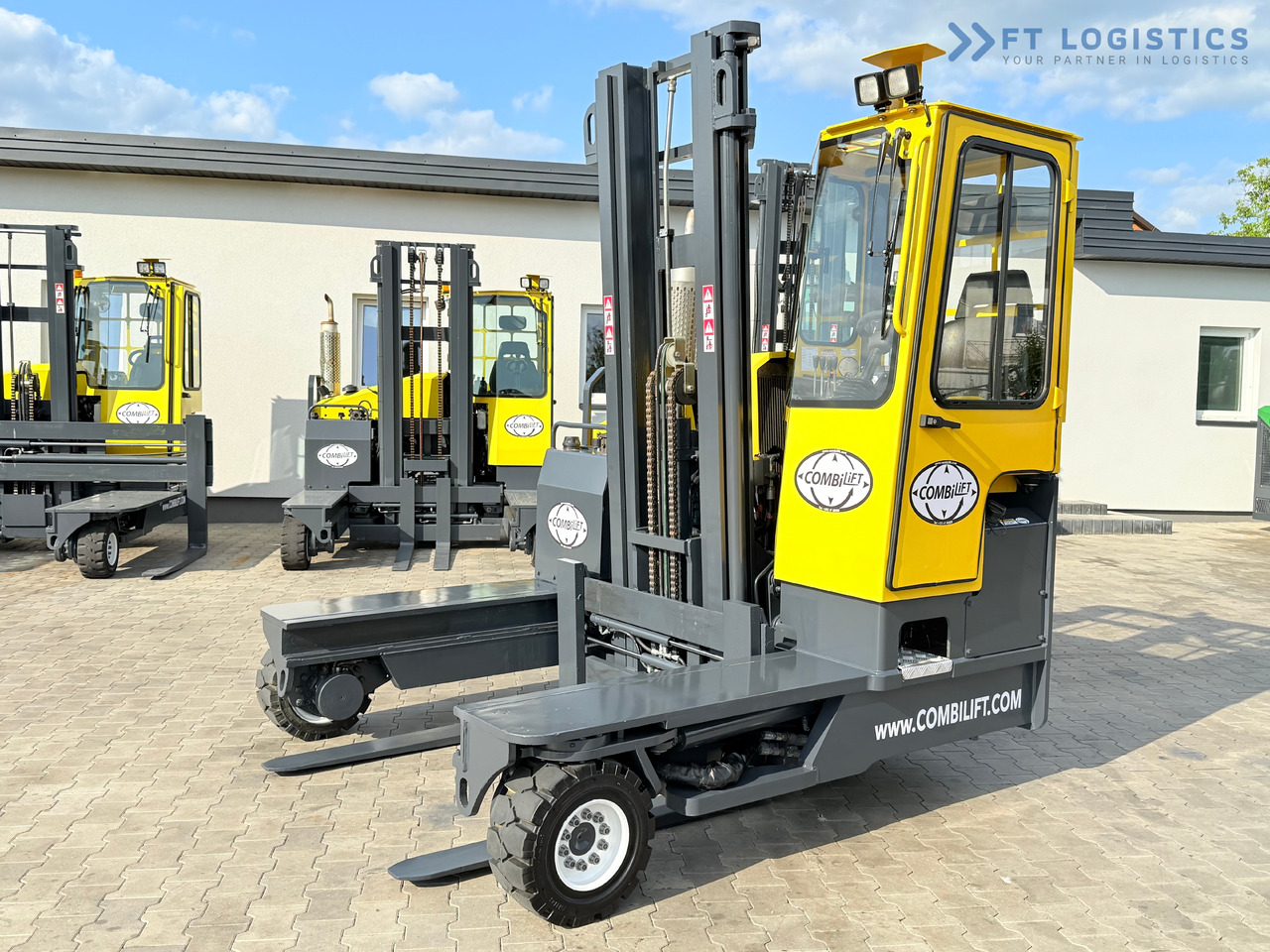 COMBILIFT C4000 / DIESEL / DUPLEX - 4100MM / FORK POSITIONER / ONLY 2951 MTH / LIKE NEW - 4-vägstruck: bild 1 COMBILIFT C4000 / DIESEL / DUPLEX - 4100MM / FORK POSITIONER / ONLY 2951 MTH / LIKE NEW - 4-vägstruck: bild 1
