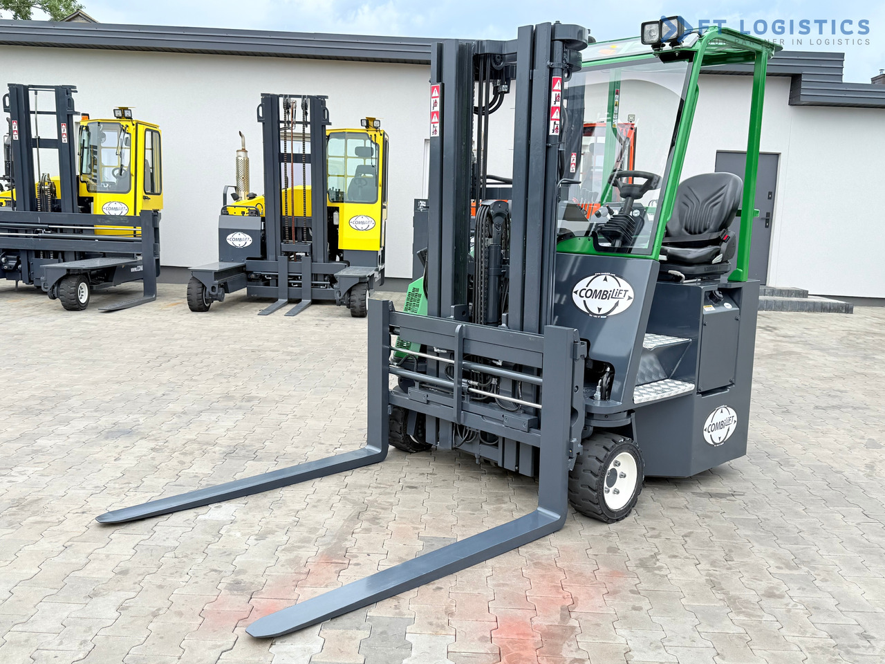 COMBILIFT CB3000 / DIESEL / TRIPLEX 4900MM / FREE LIFT / SIDESHIFT / FORK POSITIONER / 1500MM FORKS / LIKE NEW - 4-vägstruck: bild 3 COMBILIFT CB3000 / DIESEL / TRIPLEX 4900MM / FREE LIFT / SIDESHIFT / FORK POSITIONER / 1500MM FORKS / LIKE NEW - 4-vägstruck: bild 3