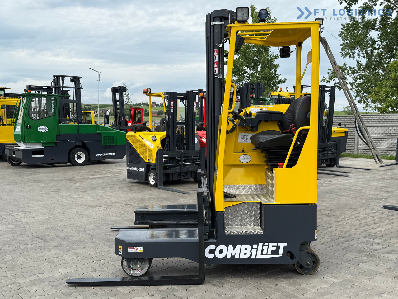 COMBILIFT MR / ELECTRIC / TRIPLEX – 6000MM / FULL FREE LIFT / WIDE POSITIONER / FORK SIDESHIFT / ONLY 1400 HOURS / LIKE NEW - 4-vägstruck: bild 2 COMBILIFT MR / ELECTRIC / TRIPLEX – 6000MM / FULL FREE LIFT / WIDE POSITIONER / FORK SIDESHIFT / ONLY 1400 HOURS / LIKE NEW - 4-vägstruck: bild 2