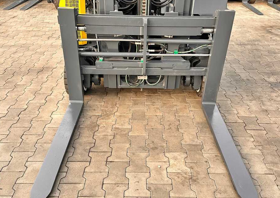 Combilift C2500CB / DUPLEX / 4100MM / DIESEL / FREE LIFT / FORK POSITIONER / SIDE SHIFT / LIKE NEW - 4-vägstruck: bild 5 Combilift C2500CB / DUPLEX / 4100MM / DIESEL / FREE LIFT / FORK POSITIONER / SIDE SHIFT / LIKE NEW - 4-vägstruck: bild 5