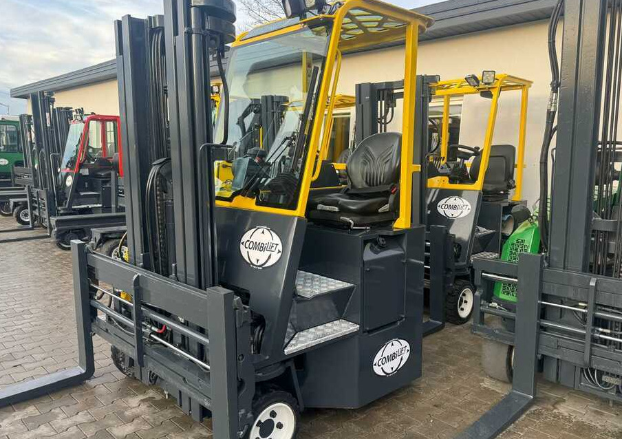 Combilift C3000CB -DIESEL- Only 6117 hours - 4-vägstruck: bild 1 Combilift C3000CB -DIESEL- Only 6117 hours - 4-vägstruck: bild 1